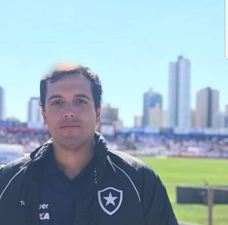 Torcedor alvinegro acompanha o Botafogo em todos os jogos neste ano