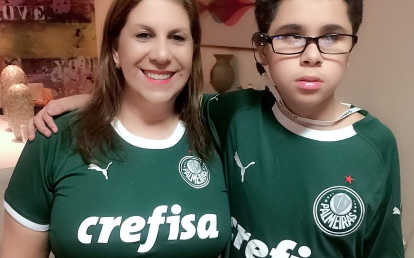 Nickollas e a mãe, Silvia Grecco, assistirão ao primeiro jogo do ano no Allianz em camarote