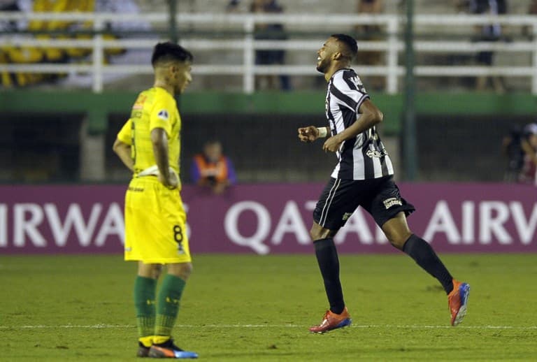 Defensa x Botafogo Alex Santana