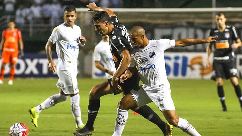Santos x Corinthians Danilo Avelar e Sanchez