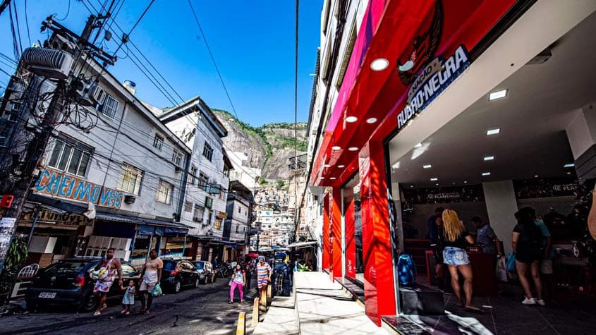 A nova loja oficial do Flamengo na Rocinha, no Rio de Janeiro