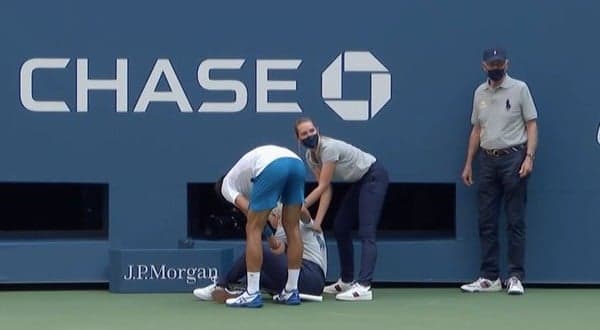 Novak Djokovic bolada juiz