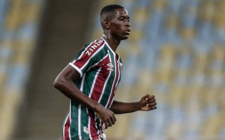 Veja imagens de Luiz Henrique com a camisa do Fluminense