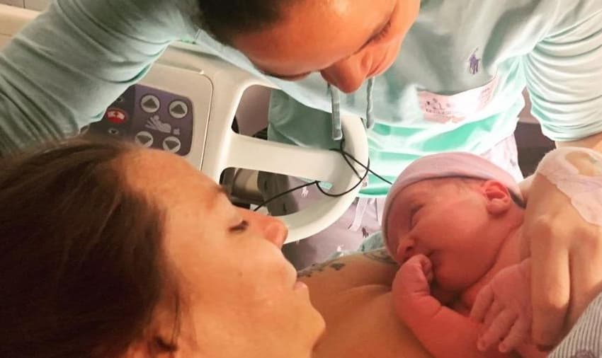 Amanda Nunes anuncia nascimento da filha