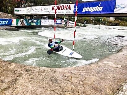 Ana Sátila em ação na Copa do Mundo de Canoagem Slalom (Foto: Cássio Ramon Petry)