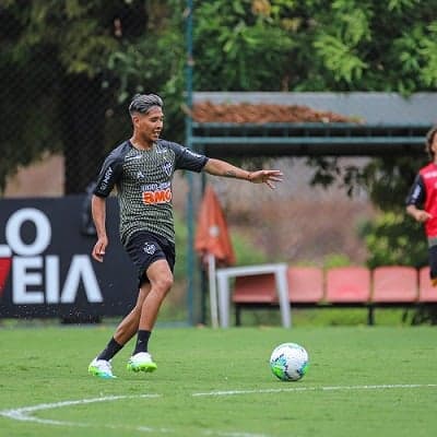 Zaracho já treina no Atlético-MG e tem o aval de Sampaoli antes mesmo de estrear