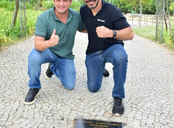 Rogério Minotouro com Marcelo Arar na calçada da fama das artes marciais