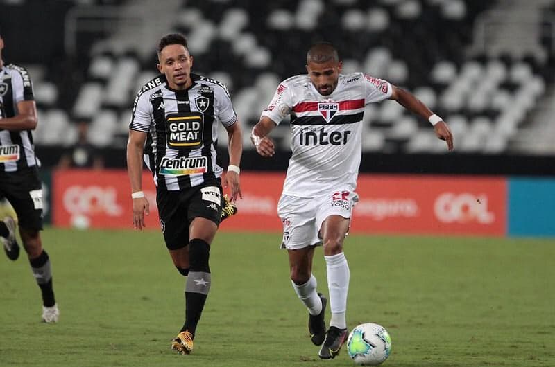 Rojas entrou no segundo tempo da partida contra o Botafogo