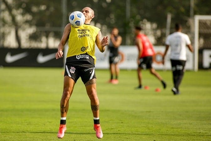 Fábio Santos - treino do Corinthians - 16-11
