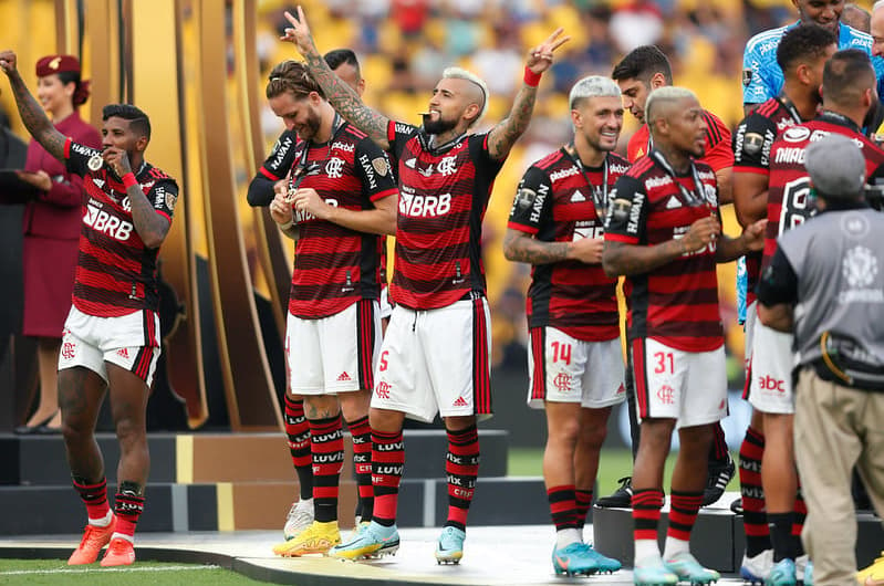 Vidal Flamengo Athletico Libertadores