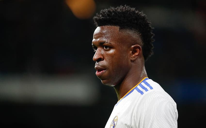 Vinícius Júnior vai enfrentar a Inter sem Karim Benzema, francês sofreu uma lesão na coxa contra o Real Sociedad