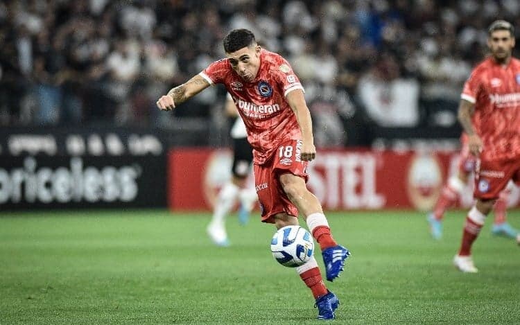 Corinthians fica no empate com o Argentinos Jrs. pela Libertadores