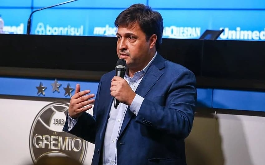 PRIORIDADE NA ZAGA? Grêmio estuda contratação de zagueiro do exterior