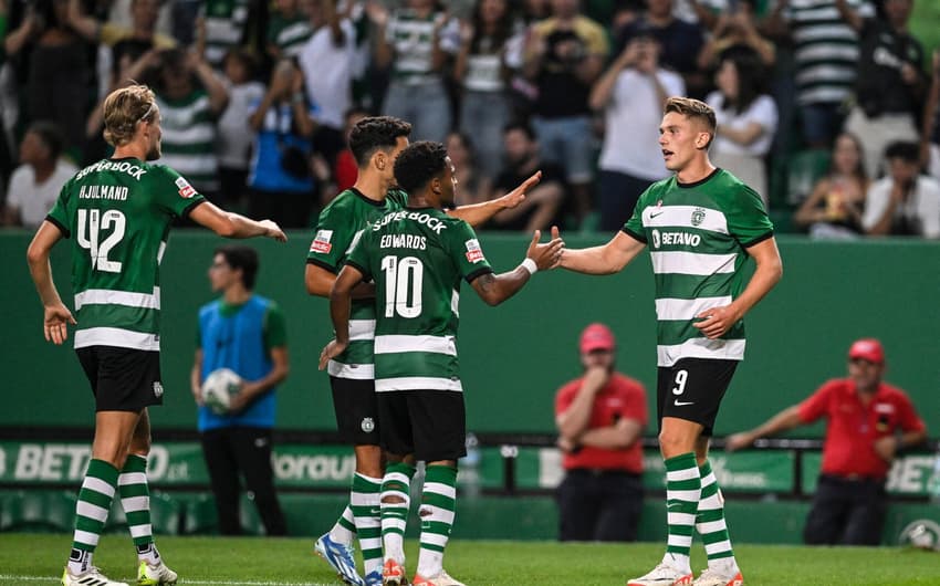 O onze do Sporting para o jogo contra o Farense