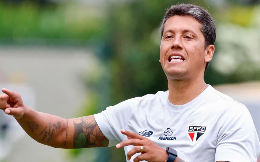 Thiago Carpini Esbanja Confian A Em Apresenta O No S O Paulo Lance