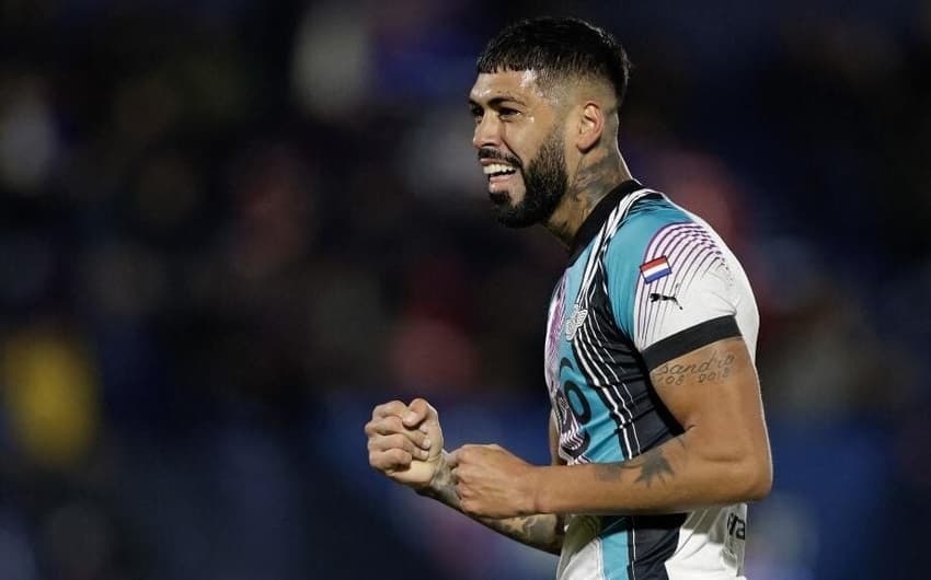 Botafogo anuncia zagueiro argentino Alexander Barboza