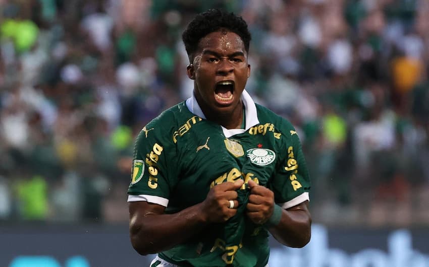 Endrick-comemorando-gol-contra-o-Corinthians-aspect-ratio-512-320