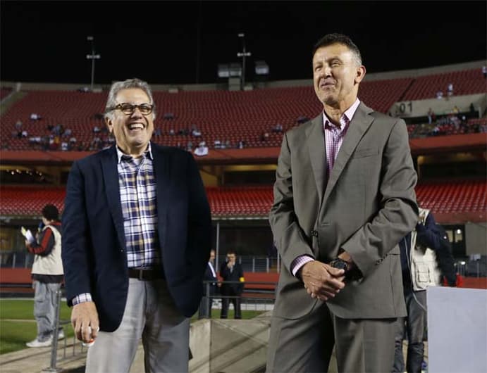 presidente do são paulo carlos aidar e técnico osorio (foto:ari ferreira)