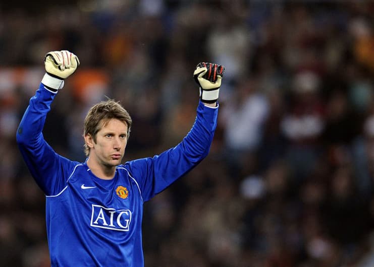 Van der Sar marcou época no Ajax, Juventus, Manchester United e seleção da Holanda (Foto: AFP / FILIPPO MONTEFORTE)