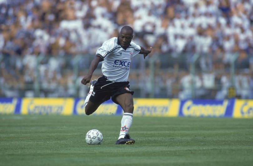 Rincón é um dos grandes estrangeiros que jogaram no clube (Foto: Corinthians)