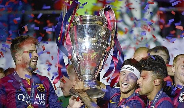 Barcelona x Juventus - Liga dos Campeões - Neymar com taça (Foto: Olivier Morin/AFP)