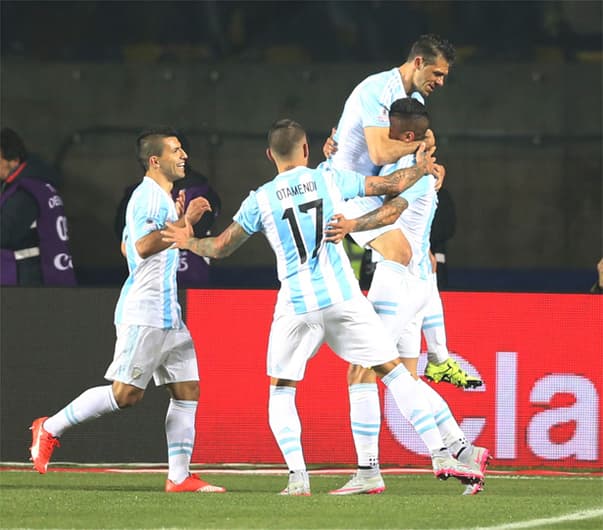 FOTOS - Argentina massacra Paraguai e vai à final da Copa América (Foto: Cléber Mendes)