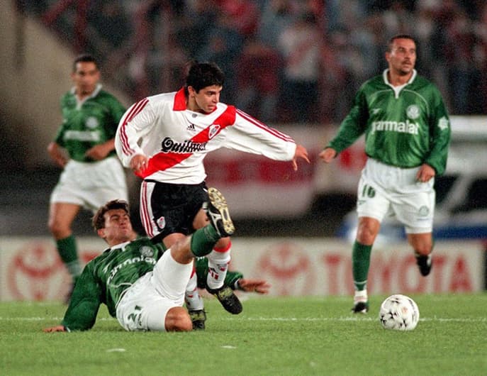 O jovem Saviola era uma das grandes armas do River em 1999