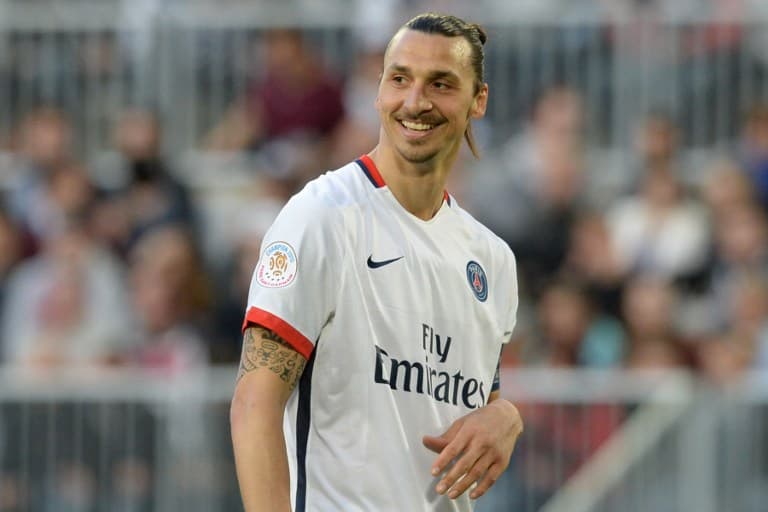 Ibra comandou o PSG campeão francês com 38 gols no campeonato