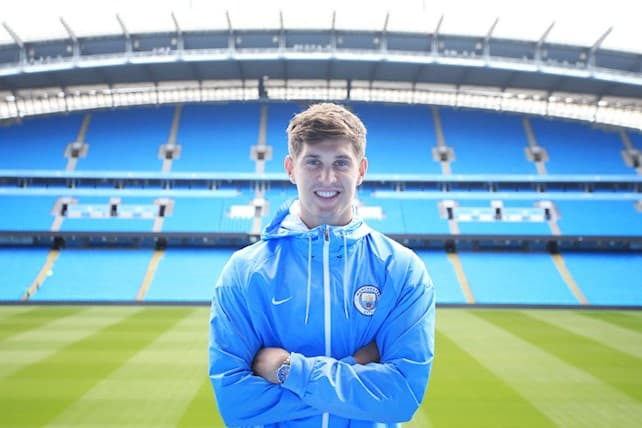 John Stones foi contratado pelo Manchester City por R$ 198,9 milhões