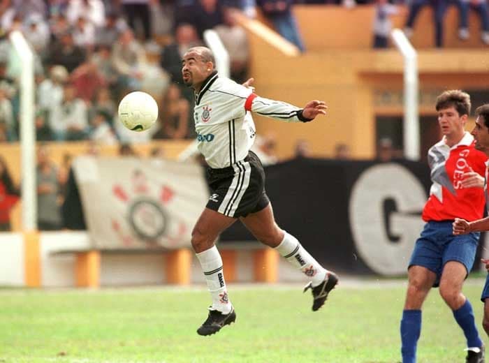 Mirandinha foi um dos jogadores mais importantes do Corinthians nos anos 90; veja por onde anda o ex-jogador (Foto: Mauricio Lima/LANCE!)