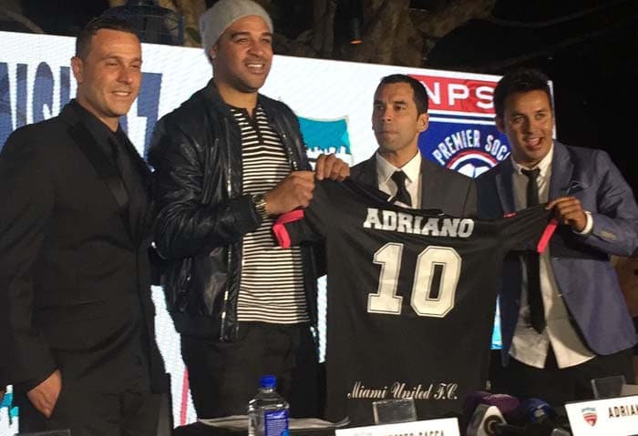 Adriano Imperador - com a camisa do Miami United