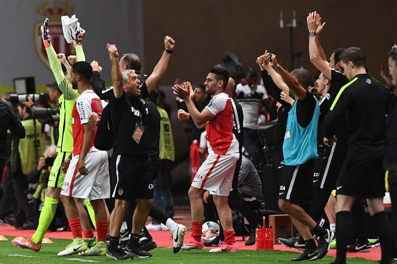 Jogadores comemoram o título - Monaco x Saint-Étienne