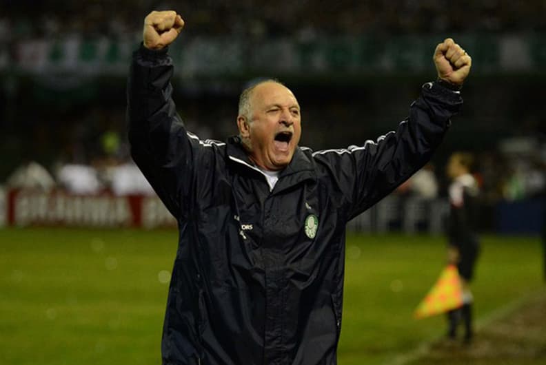 Felipão comemorando a Copa do Brasil de 2012 pelo Palmeiras