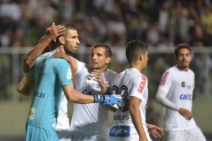 Atlético-MG 0 x 1 Santos - dois pênalti (Kayke, do Santos, cobrou e Victor defendeu, e Fred, do Atlético-MG, cobrou e Vanderlei defendeu)