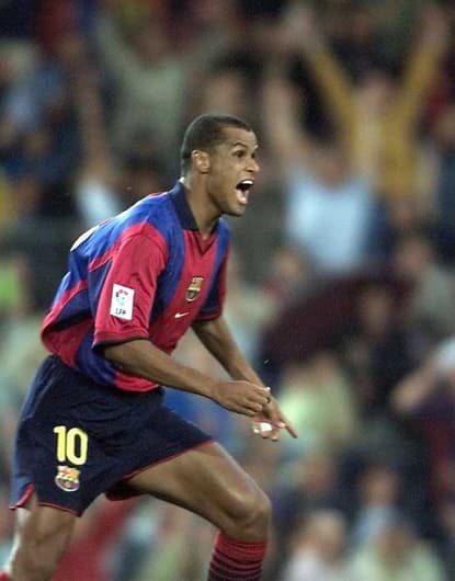 Ídolo do Barcelona, Rivaldo velo logo depois com 27 gols anotados em 73 jogos