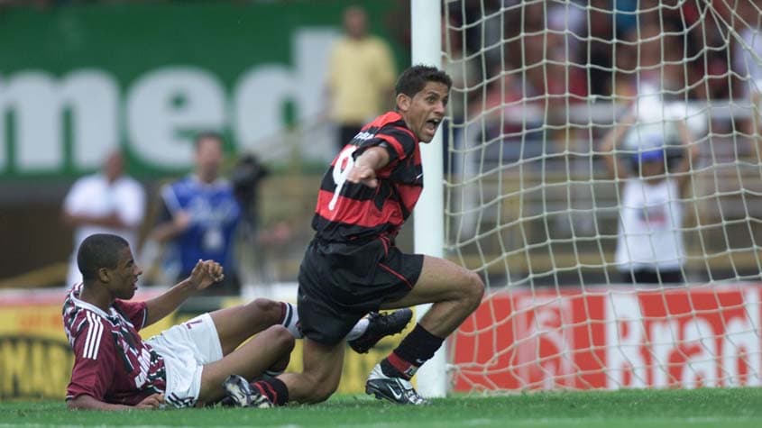 2004 - O Flamengo conquistou a Taça Guanabara em 2004 em um sábado de Carnaval. Diante de 76 mil pessoas, que deixaram a folia de lado e foram ao Maracanã, o Rubro-Negro derrotou o Fluminense por 3 a 2 e deu a volta olímpica.