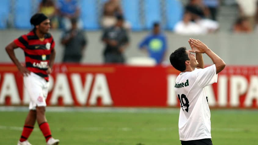 2009 - A zebra passeou no Maracanã no sábado de Carnaval de 2009. O Flamengo foi derrotado por 3 a 1 pelo Resende, na semifinal da Taça Guanabara. A equipe do Sul Fluminense fez 2 a 0 com Bruno Meneghel, de pênalti, e Hiroshi, em bomba de fora da área.