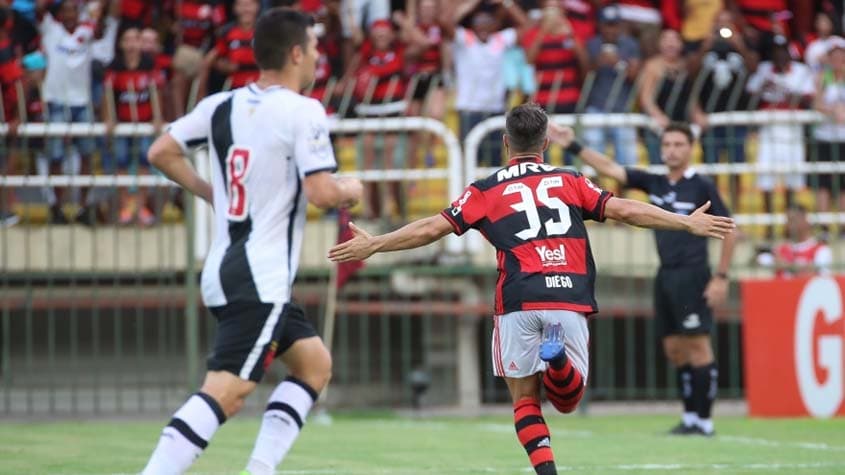 2017 - O Flamengo enfrentou o Vasco pelas semifinais da Taça Guanabara de 2017. O jogo, disputado no Estádio Raulino de Oliveira, terminou com triunfo flamenguista por 1 a 0. Diego, de pênalti, anotou o único gol.