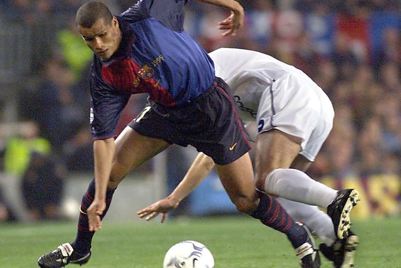 Mas na partida de volta o Barcelona goleou por 5 a 1 e se classificou. Muito graças ao talento de Rivaldo, autor de dois gols