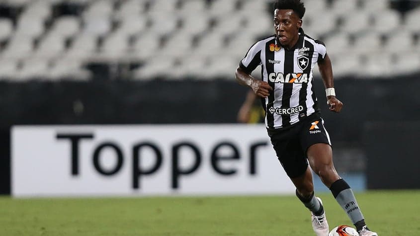 Moisés jogando pelo Botafogo