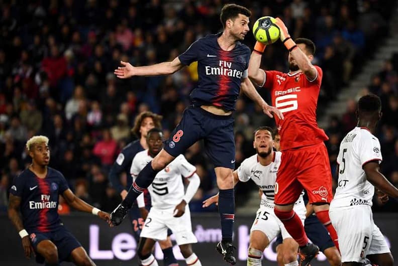 Thiago Motta (PSG) - Thiago Motta fez a sua despedida do futebol nesta temporada. Porém, o volante não foi muito bem no jogo. Fez falta, não foi bem no um contra um e fez apenas um desarme. Os gols do Rennes foram feito por Benjamin Bourigeadu e Hunou.