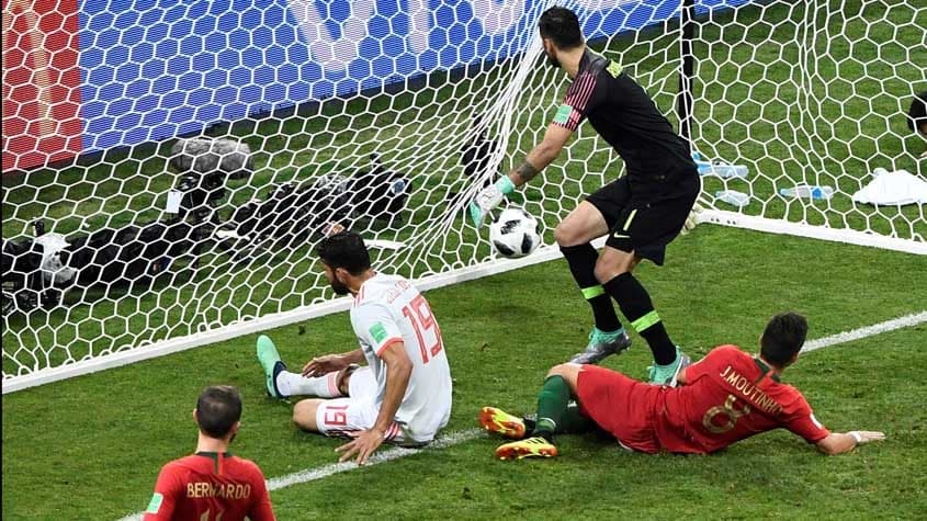 Diego Costa também estava inspirado. Marcou dois gols da Espanha