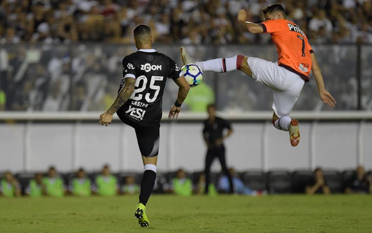 Vasco x Atlético-PR - Landro Castan