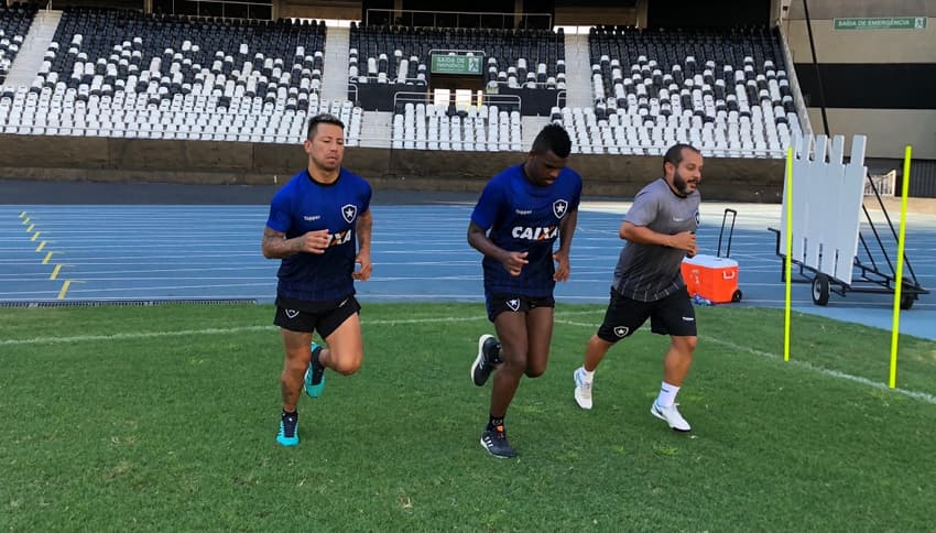 Leo Valencia e Marcos Vinícius - Botafogo