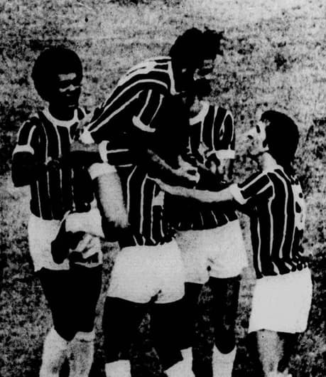 Fluminense 4x1 Corinthians - 1975 (Reprodução / Jornal dos Sports)