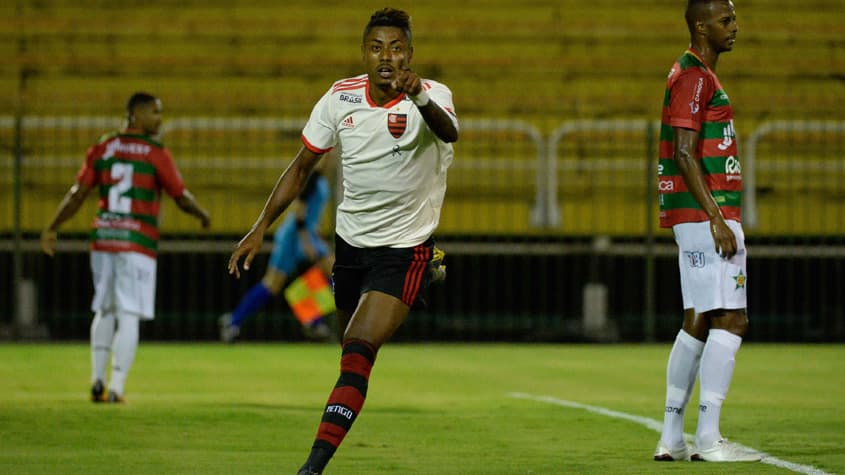 Portuguesa x Flamengo Bruno Henrique