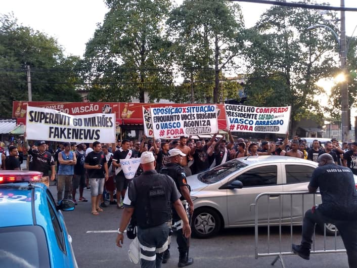 Protesto da torcida do Vasco