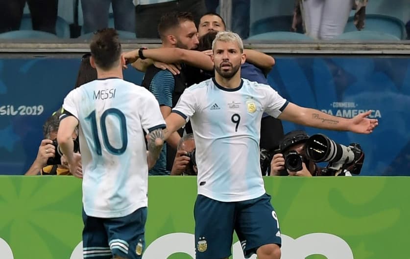 Aguero é o terceiro maior goleador de sua seleção (Foto: CARL DE SOUZA / AFP)