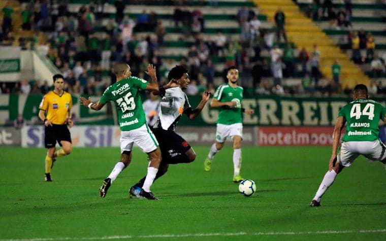 Chapecoense x Vasco - Talles Magno