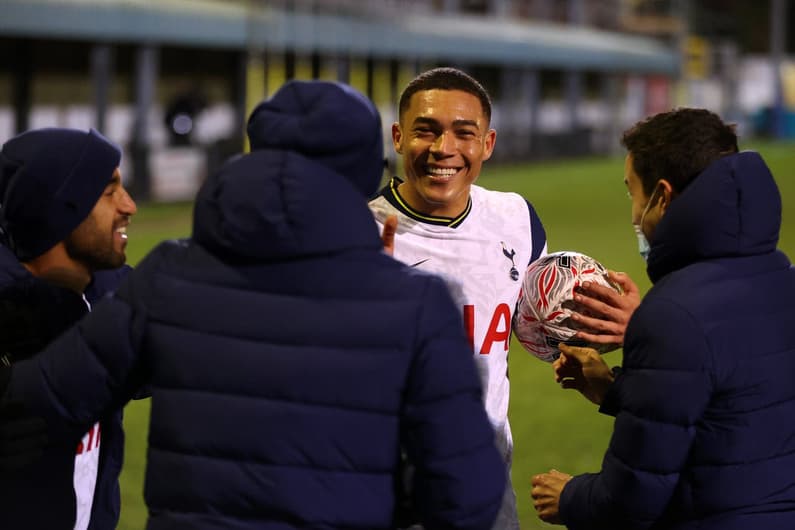 Marine x Tottenham - Carlos Vinícius